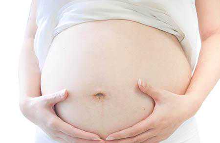 怀孕一个月出血：宝宝真的这么“小气”吗？